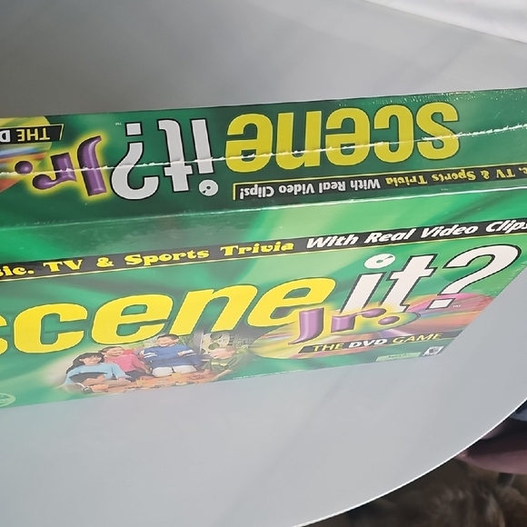 Scene It? Jr. The DVD Game - NWT - Picture 6 of 8